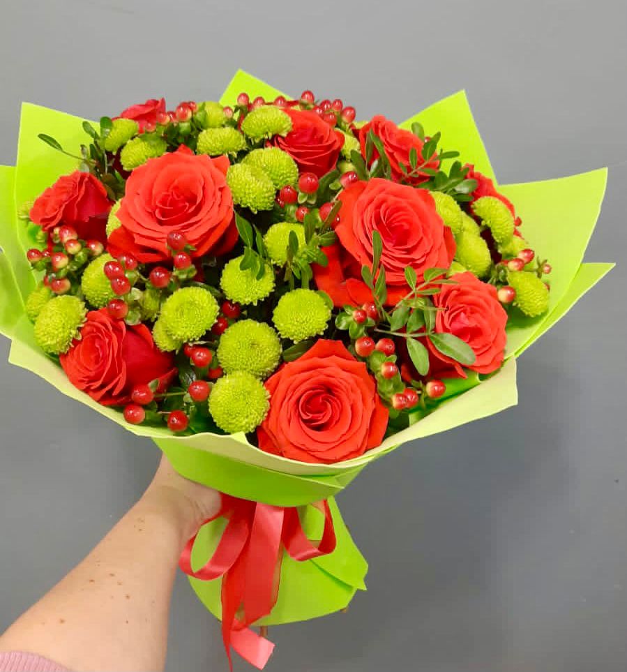 Букет цветов из: Хризантемы и Розы в Череповце