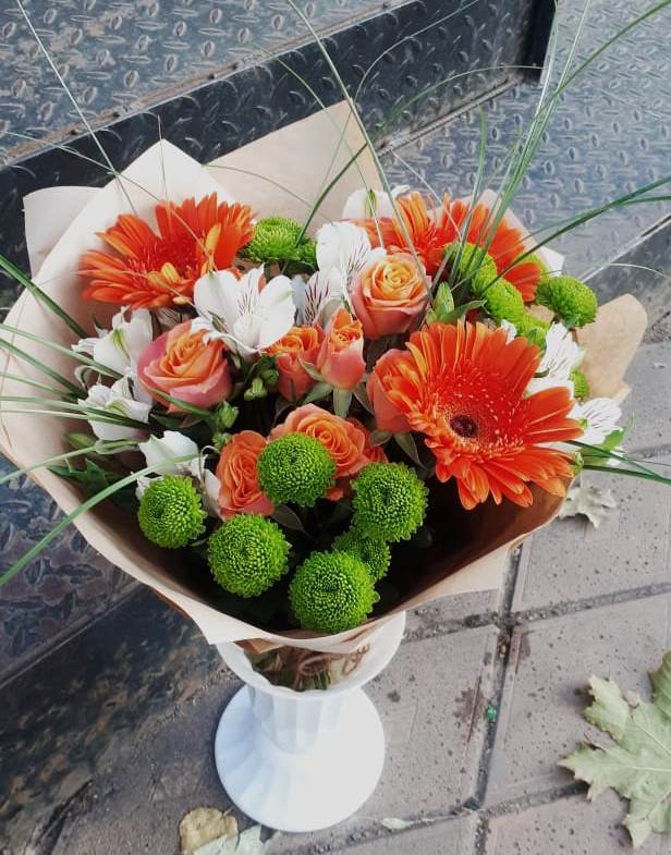 Букет цветов из: Герберы, Хризантемы, Альстромерии и Розы в Череповце