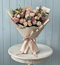 Букет цветов из:  Розы и Лизиантусы в Череповце