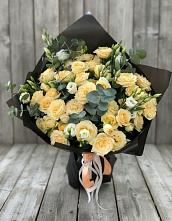 Букет цветов из:  Розы и Лизиантусы в Череповце