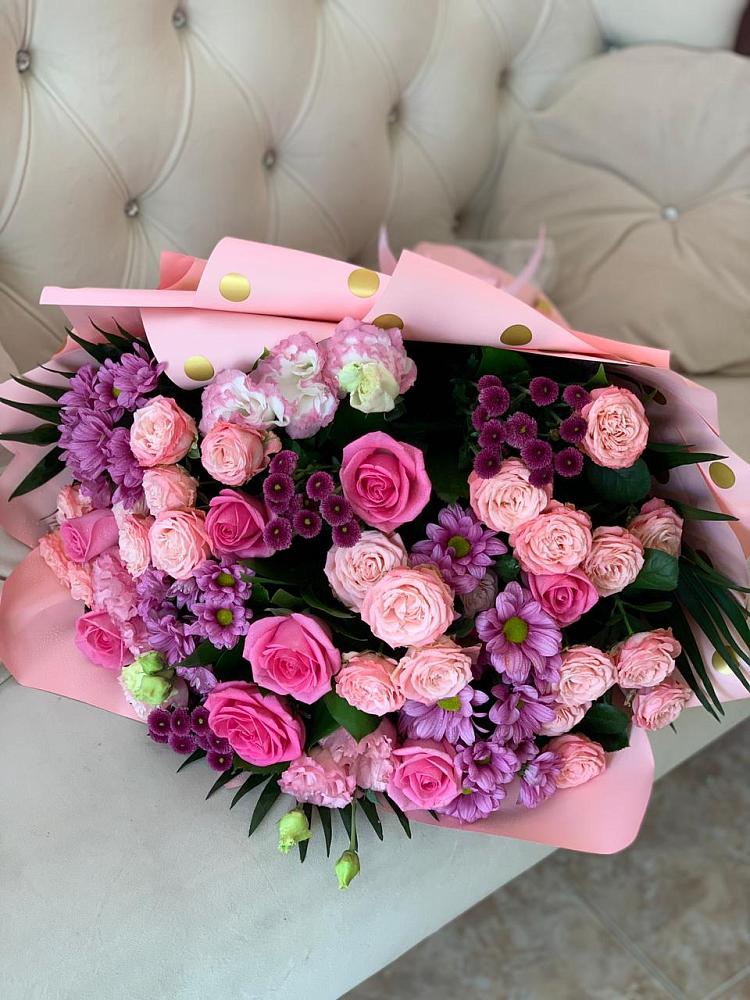 Букет цветов из: Хризантемы, Розы и Лизиантусы в Череповце