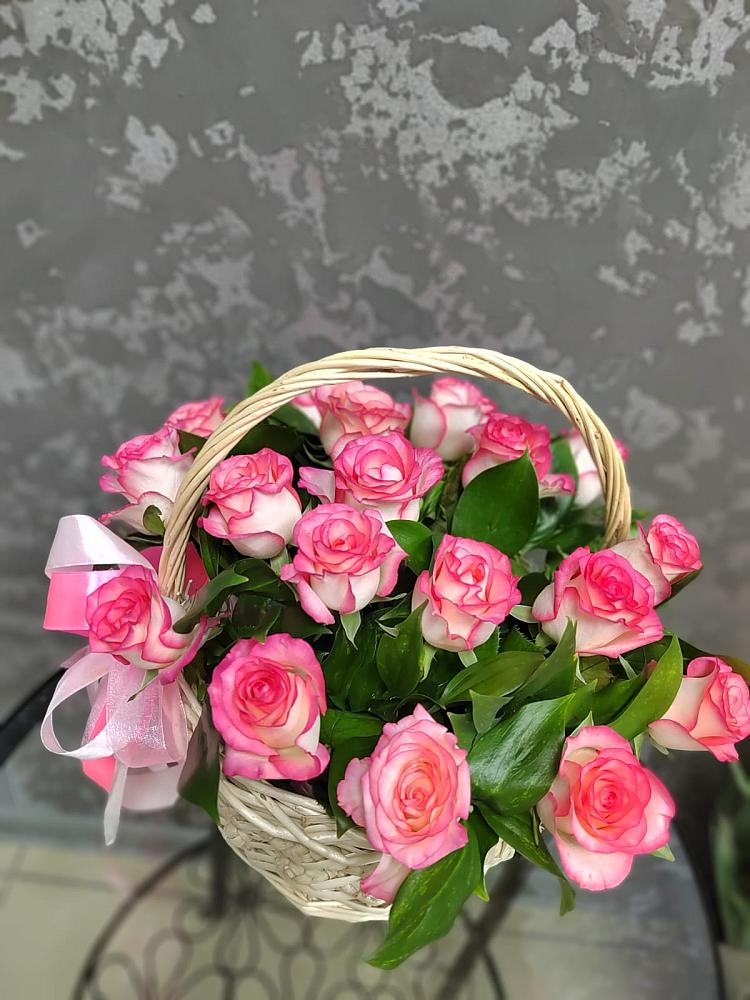 Цветочная композиция из Розы в корзине в Череповце