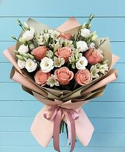 Букет цветов из:  Розы, Альстромерии и Лизиантусы в Череповце