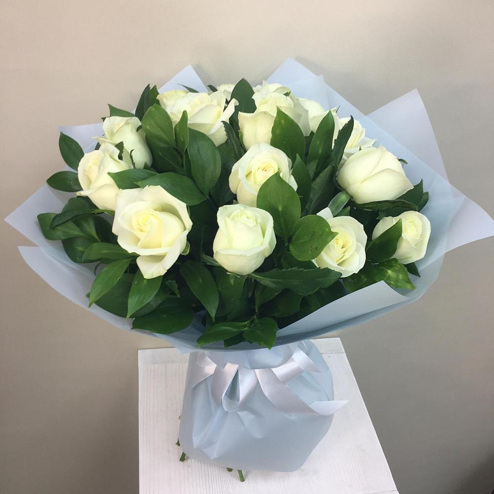Букет 15 Белых роз Проуд в Череповце