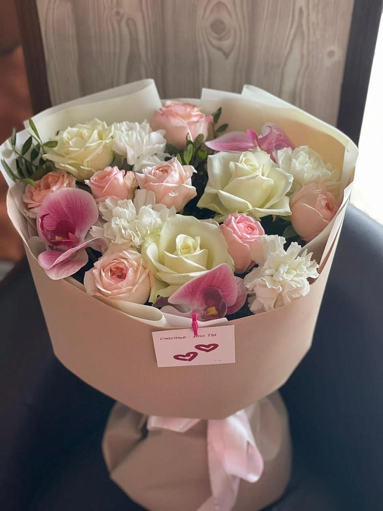 Букет цветов из: Орхидеи, Розы и Гвоздики в Череповце