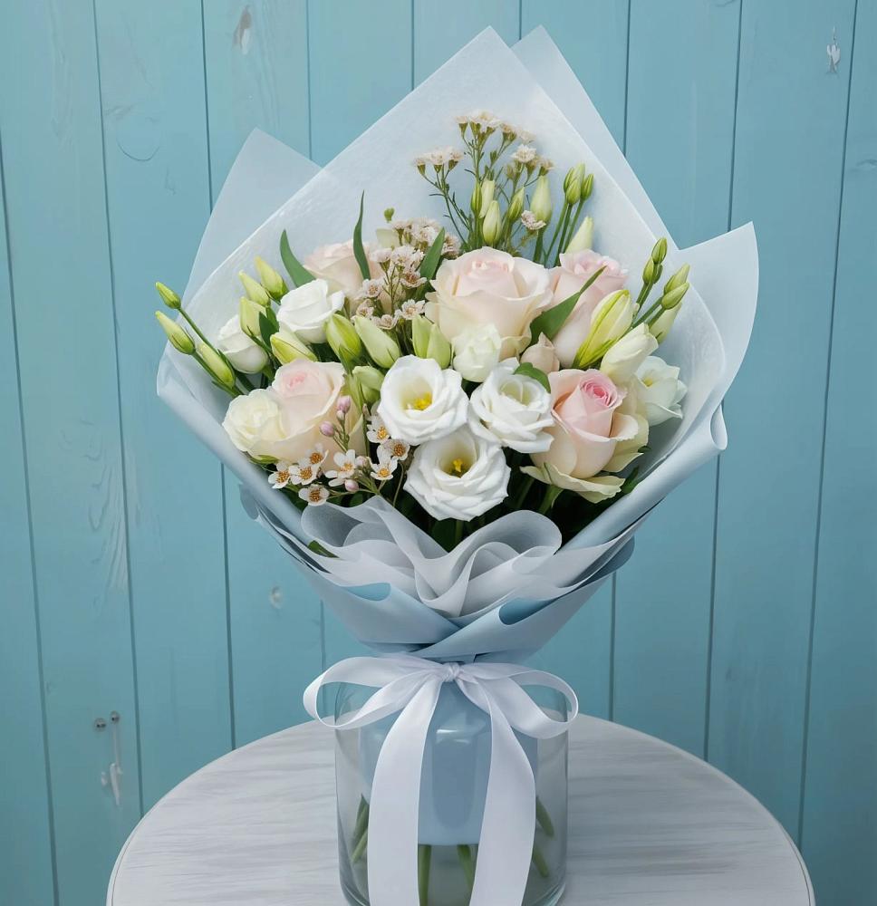 Букет цветов из: Розы и Лизиантусы в Череповце