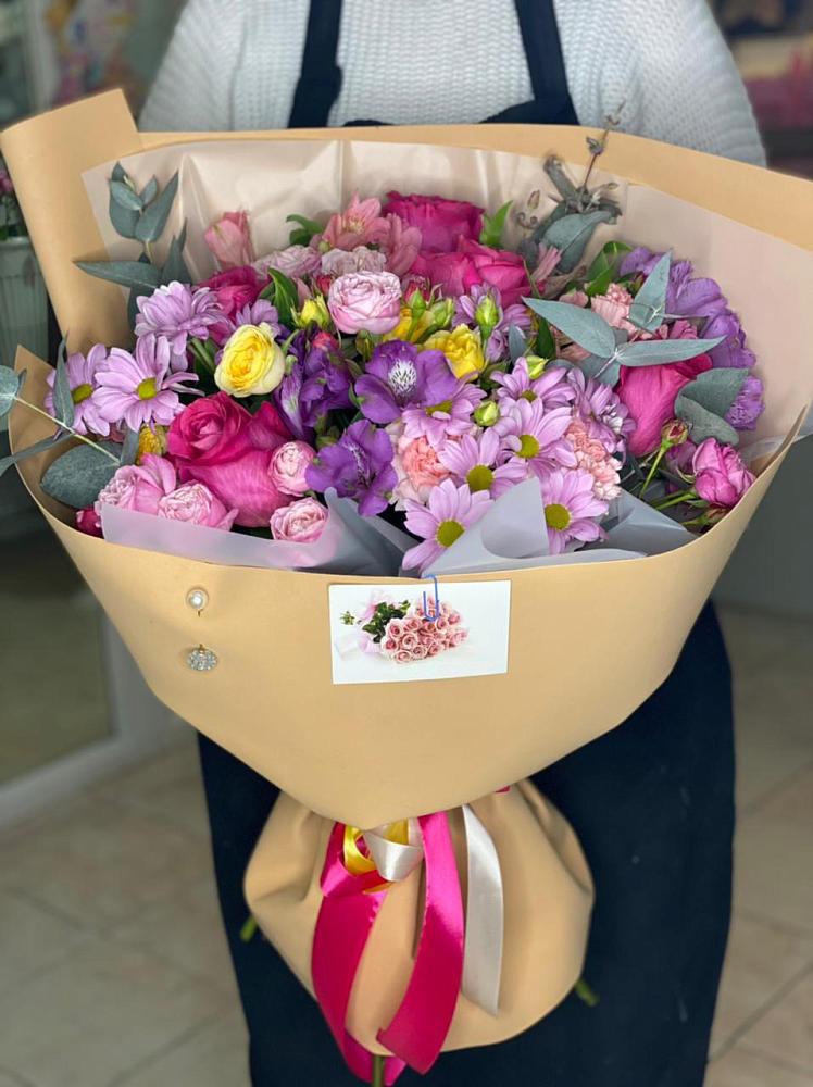 Букет цветов из: Хризантемы, Гвоздики и Альстромерии в Череповце