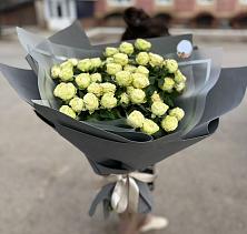 Букет Белые кустовые розы Солинеро в Череповце