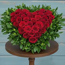 Цветочная композиция из Розы в виде сердца в Череповце