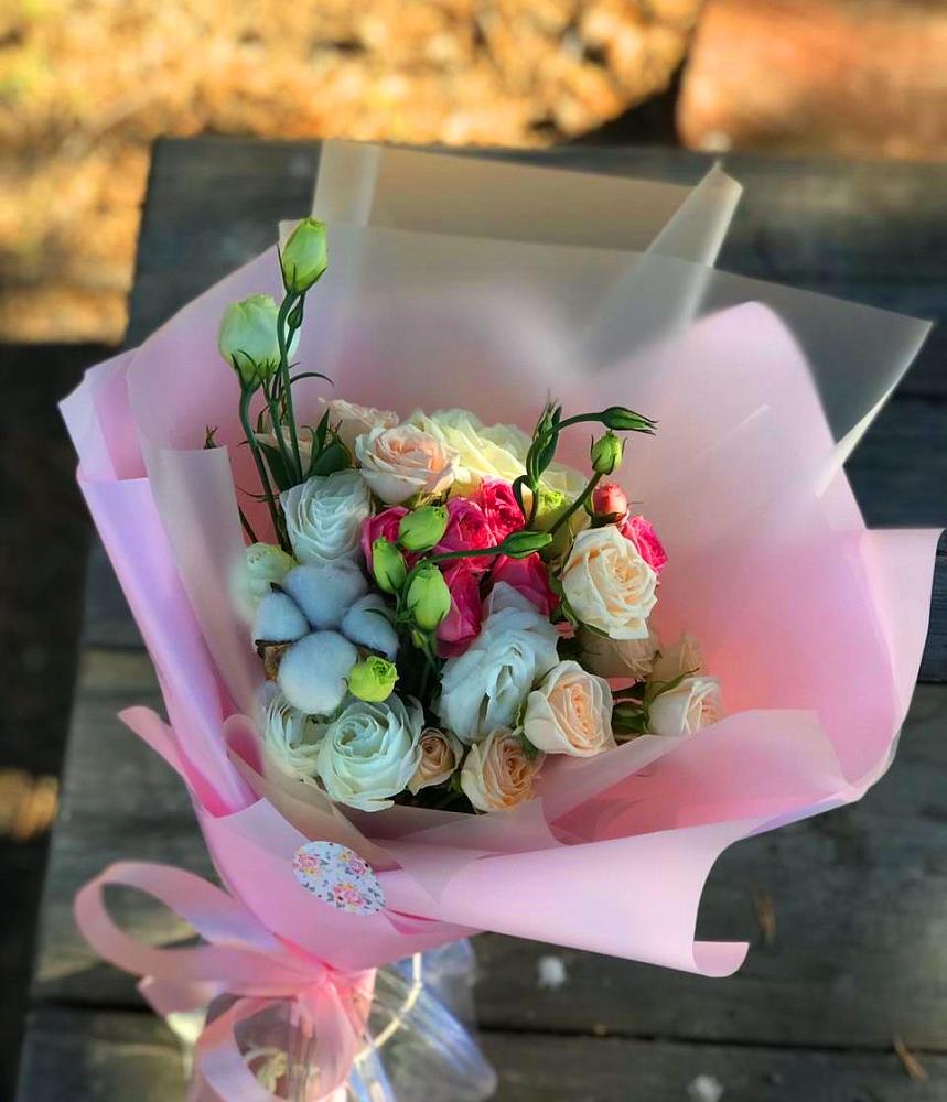 Букет цветов из: Розы и Лизиантусы в Череповце