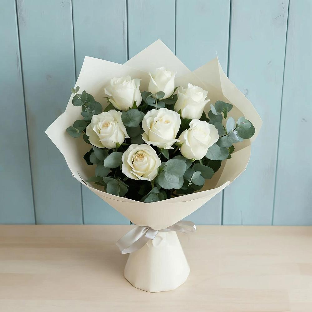 Букет Белые розы в Эвкалипте в Череповце