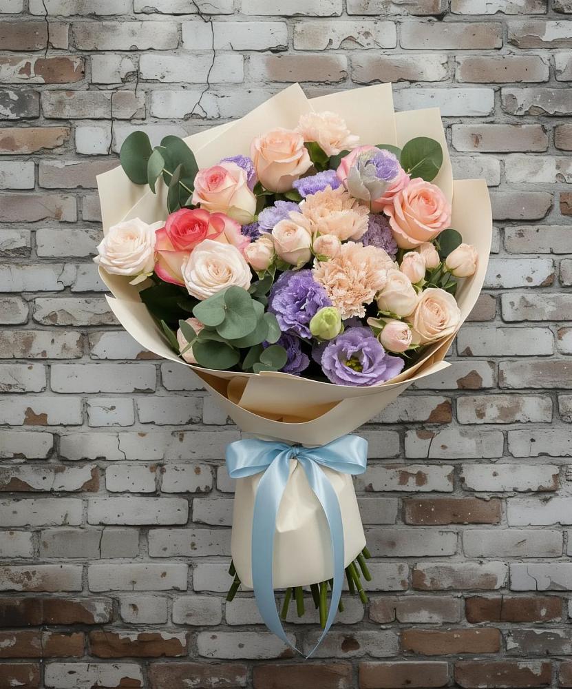 Букет цветов из: Розы, Лизиантусы и Гвоздики в Череповце