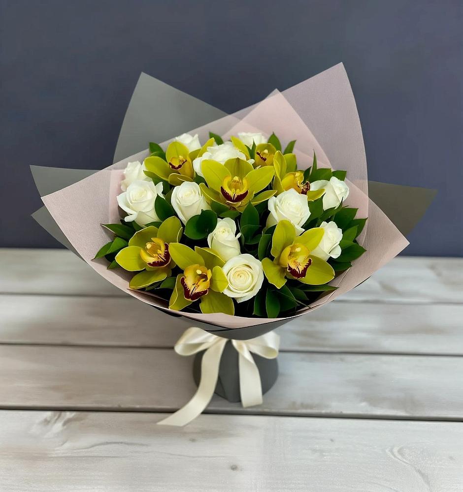 Букет цветов из: Орхидеи и Розы в Череповце