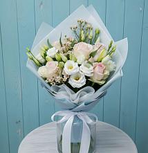 Букет цветов из:  Розы и Лизиантусы в Череповце