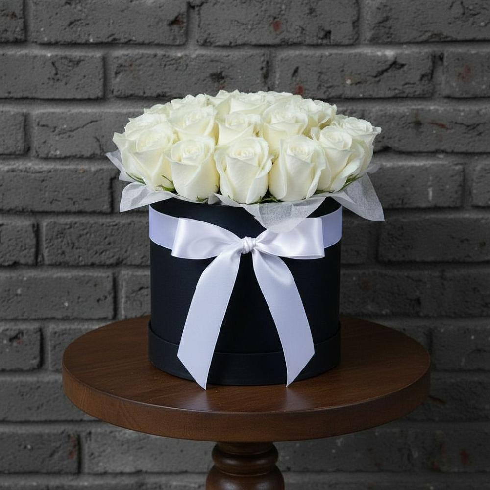 Цветочная композиция из Розы в шляпной коробке в Череповце