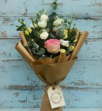 Букет цветов из:  Розы и Лизиантусы в Череповце