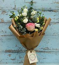Букет цветов из:  Розы и Лизиантусы в Череповце