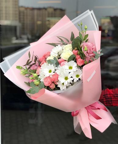 Букет цветов из: Розы, Лизиантусы и Хризантемы в Череповце