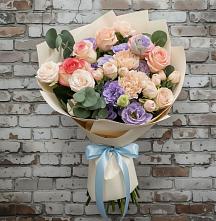 Букет цветов из:  Розы, Лизиантусы и Гвоздики в Череповце