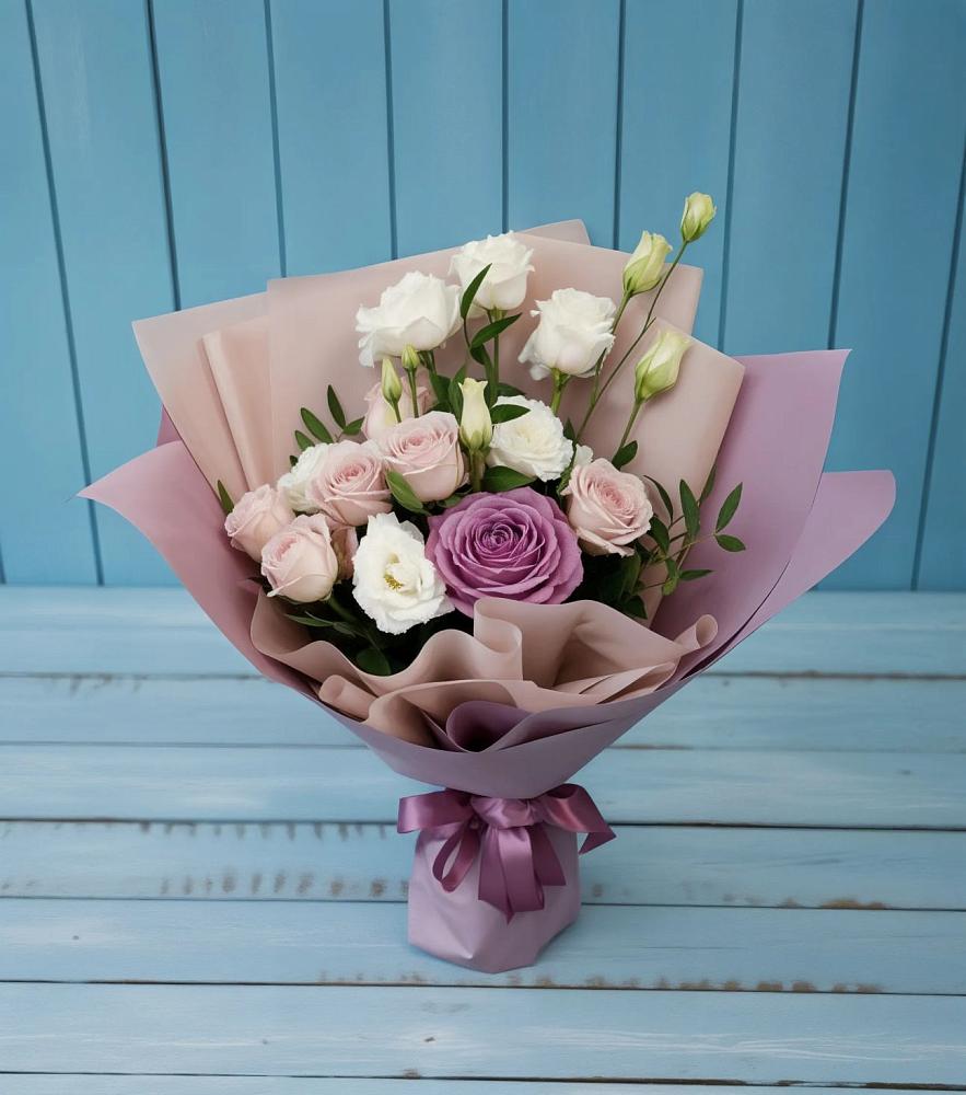 Букет цветов из: Розы и Лизиантусы в Череповце