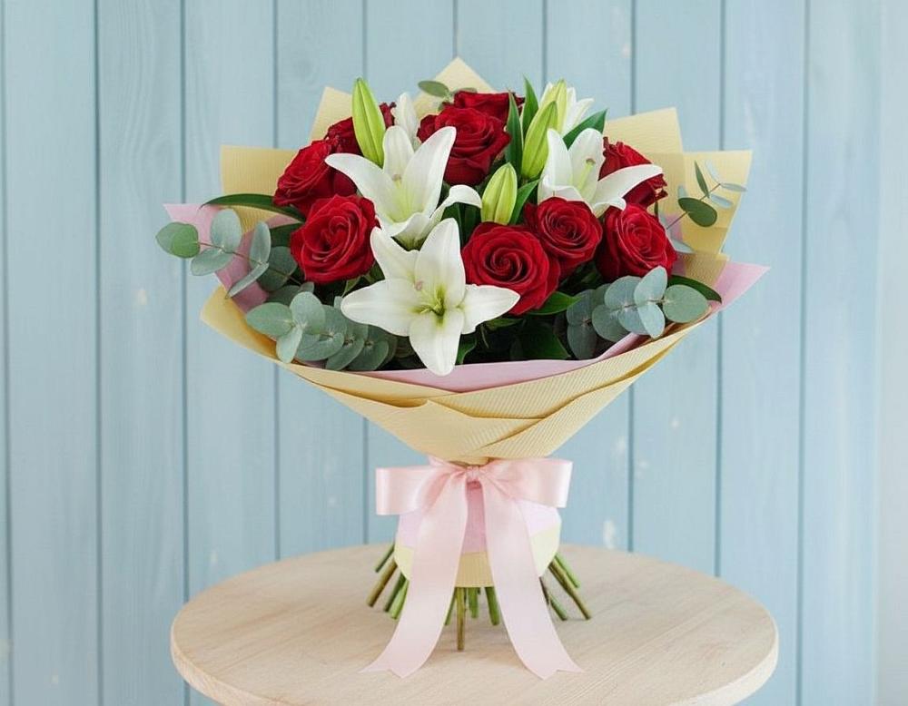 Букет цветов из: Лилии и Розы в Череповце